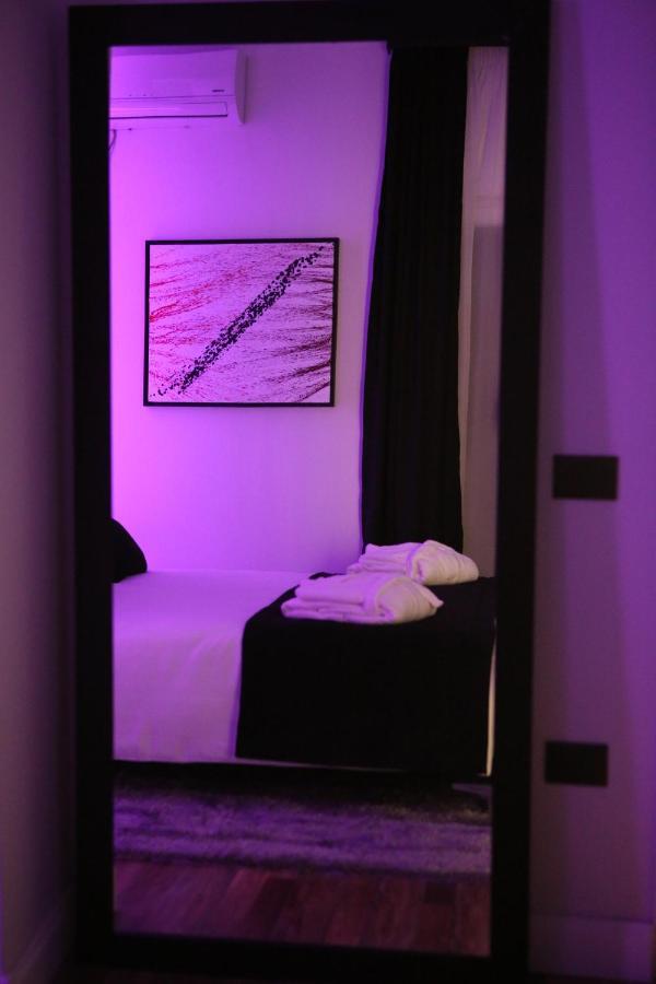 Dark Boutique Hotel Shkoze Exteriör bild