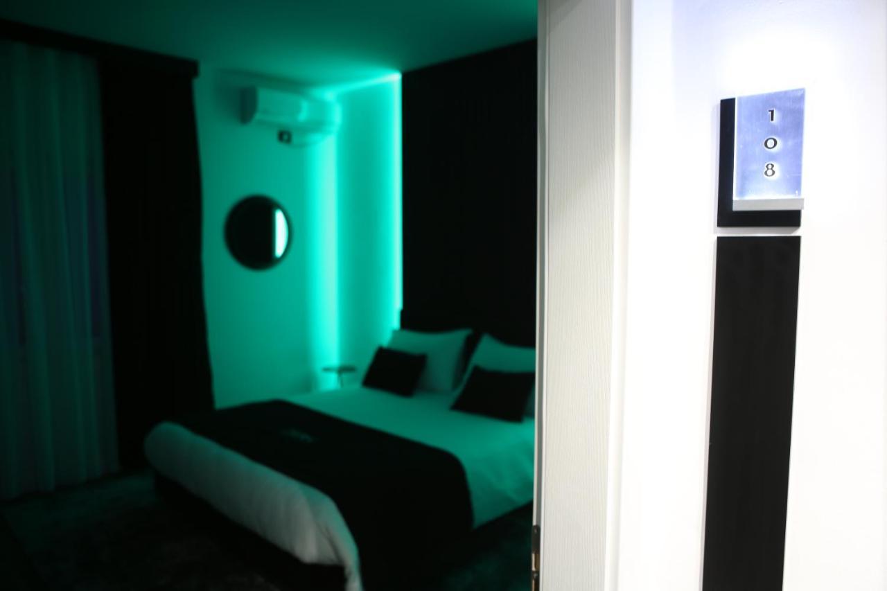 Dark Boutique Hotel Shkoze Exteriör bild