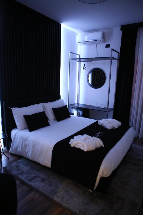 Dark Boutique Hotel Shkoze Exteriör bild