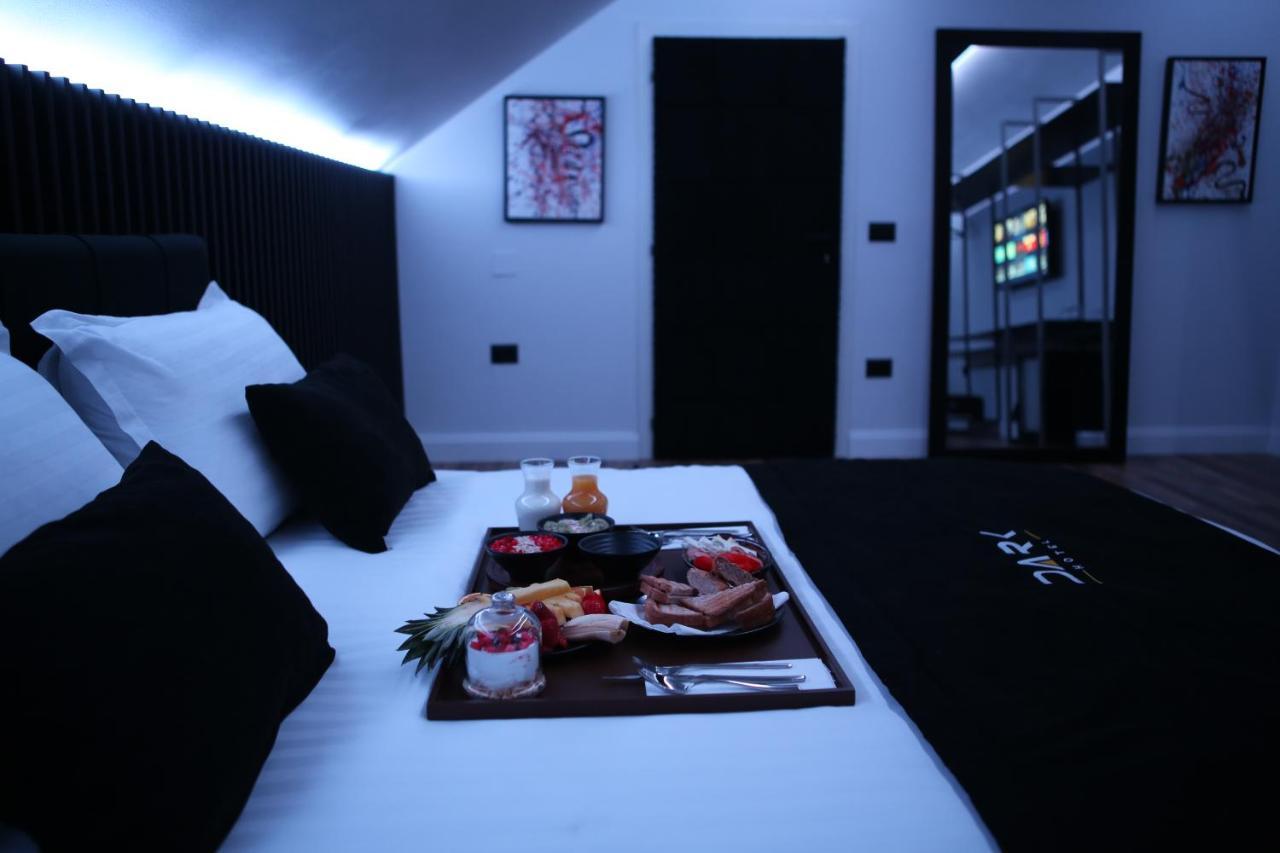 Dark Boutique Hotel Shkoze Exteriör bild