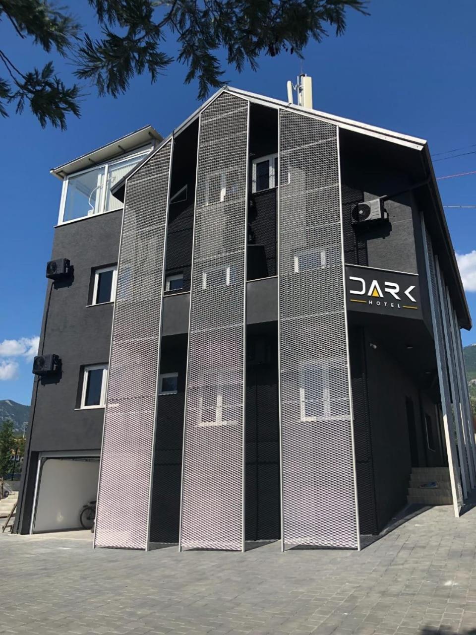 Dark Boutique Hotel Shkoze Exteriör bild